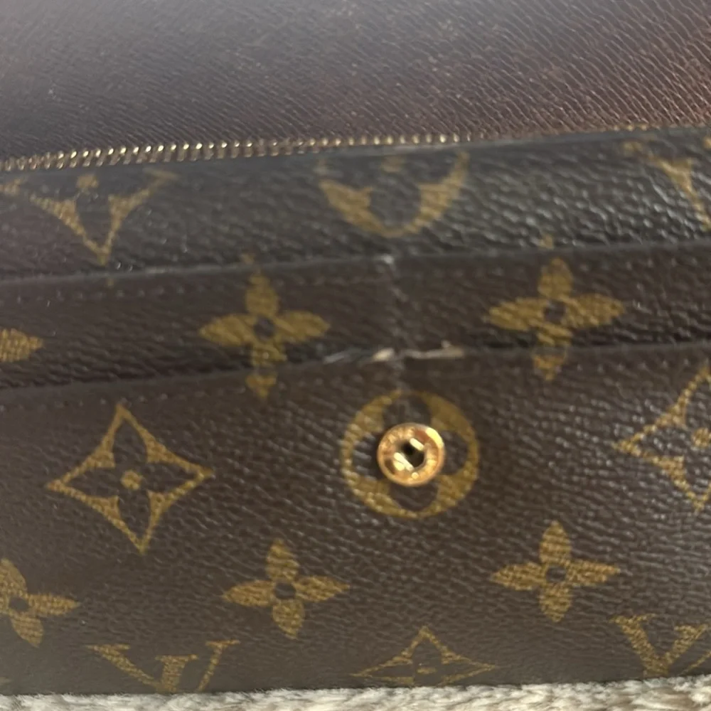 Wallet - Picture 4 of 11